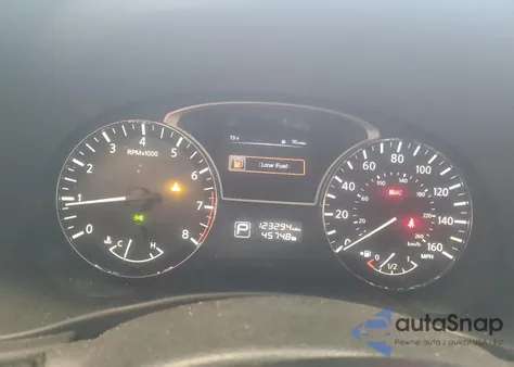 2015 Nissan Pathfinder S z USA, uszkodzony, nr VIN 5N1AR2MN2FC691854